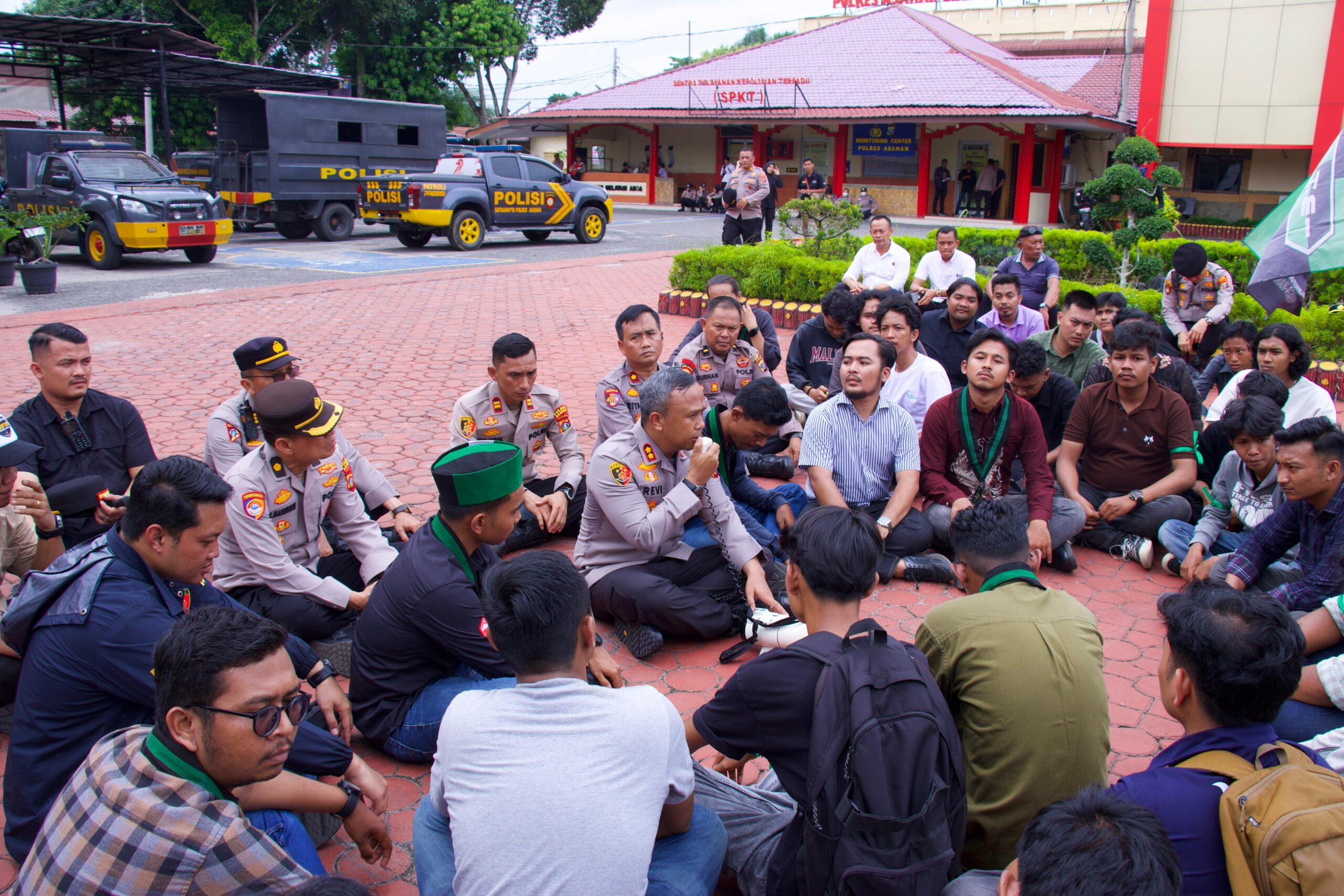 Aksi Damai HMI Cabang Kisaran-Asahan di Mapolres Asahan Berjalan Aman dan Kondusif